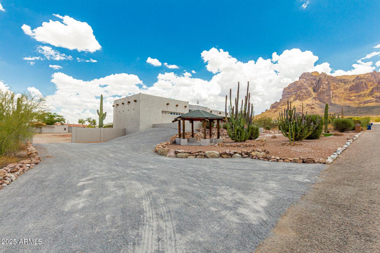 5736 E Singletree St., Apache Junction, AZ 85119