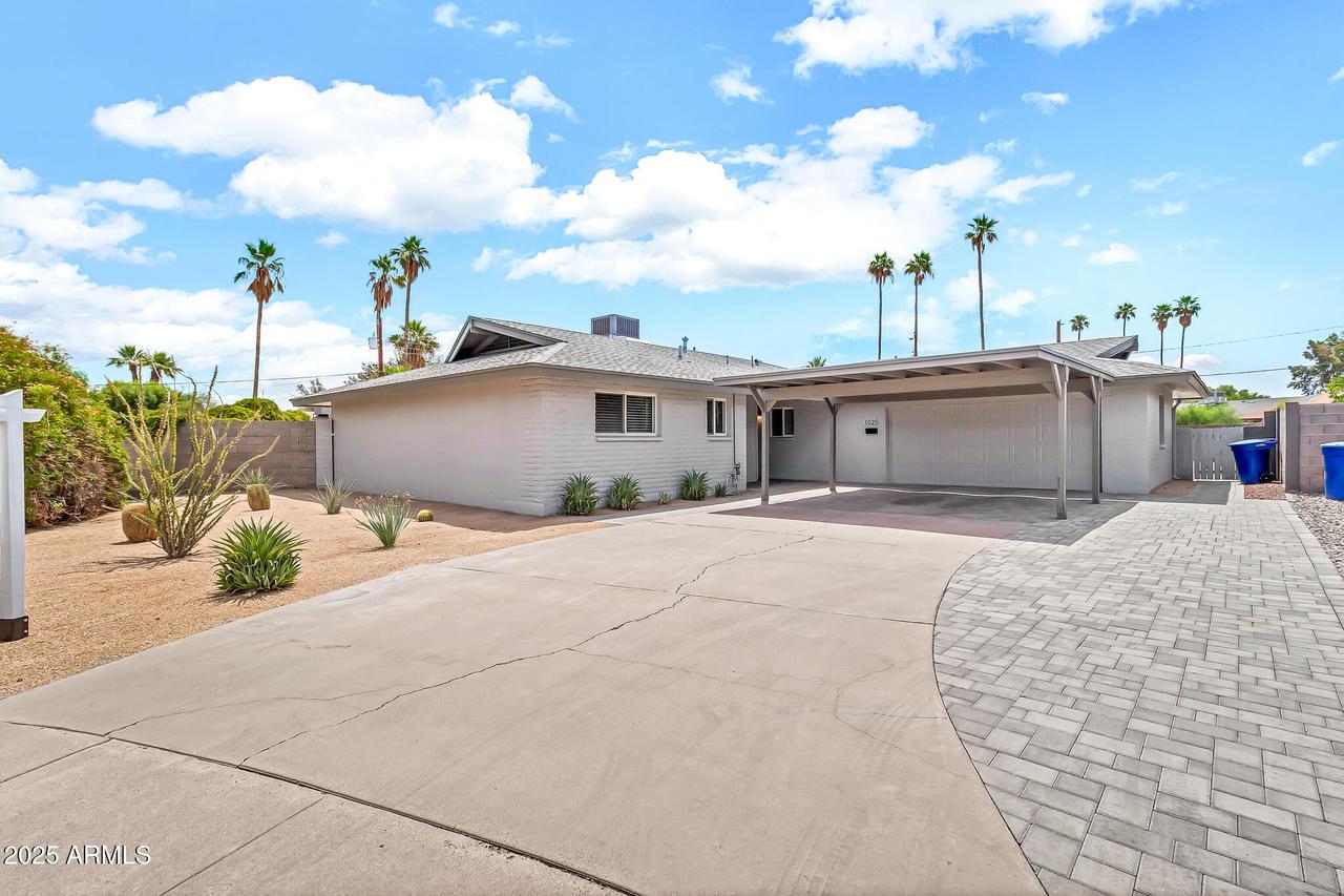 1025 E Balboa Cir., Tempe, AZ 85282