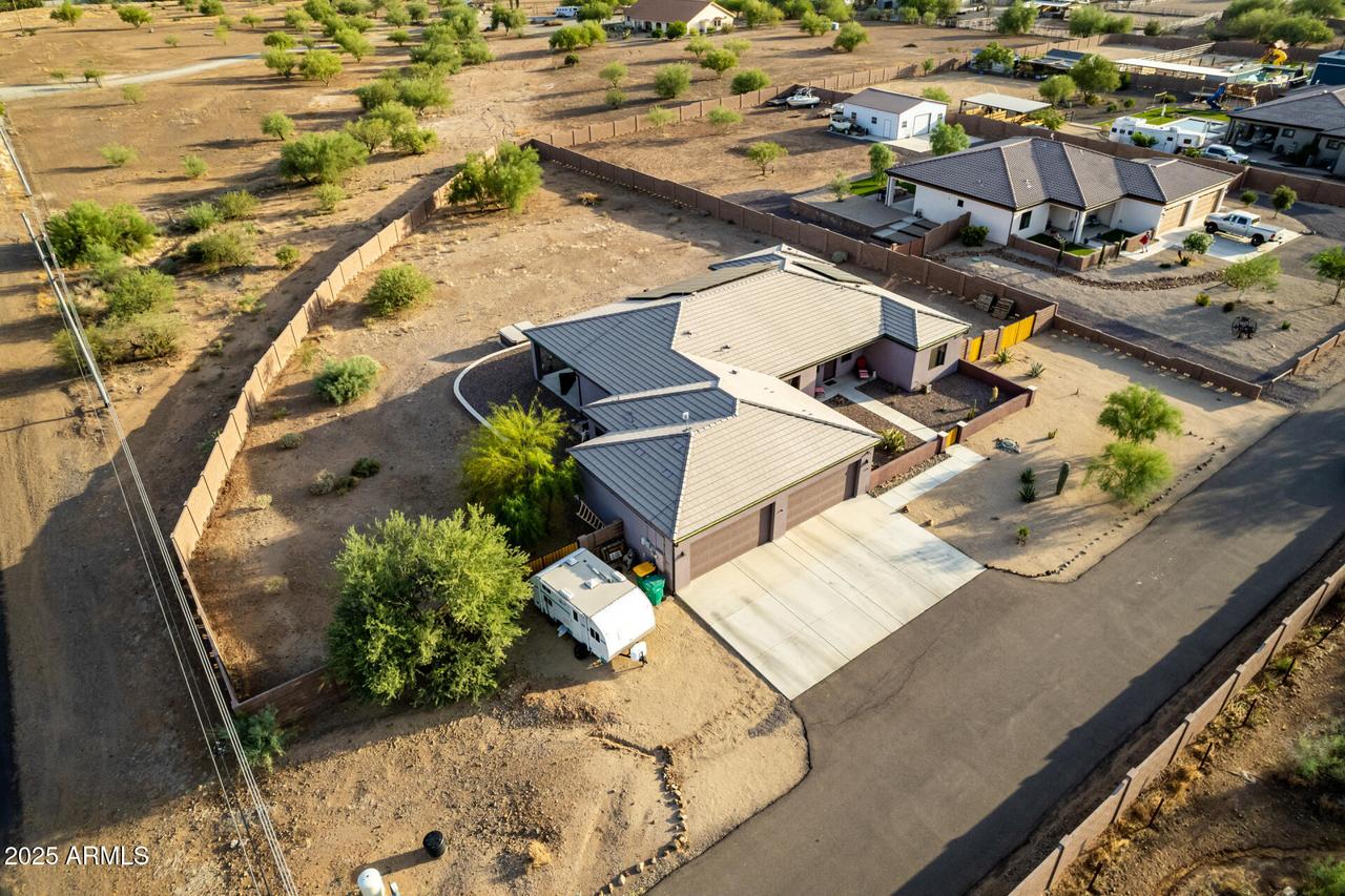 1129 E Desert Hills Estate Dr., Phoenix, AZ 85086