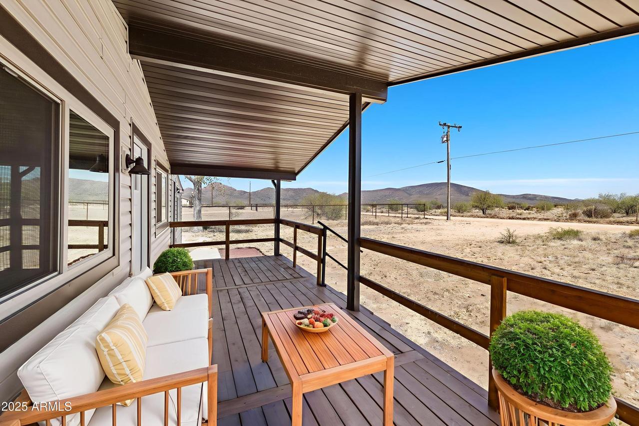 12465 W Windmill Rd., Skull Valley, AZ 86338