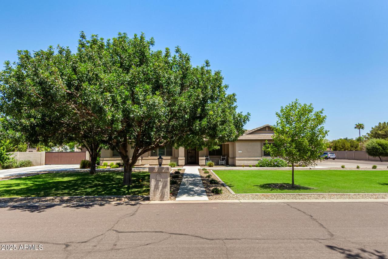 19880 E Calle De Flores, Queen Creek, AZ 85142