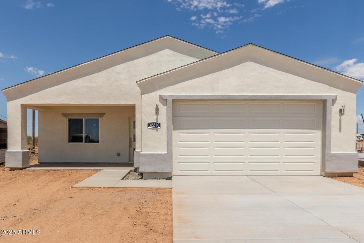 32210 S Center St., Wittmann, AZ 85361