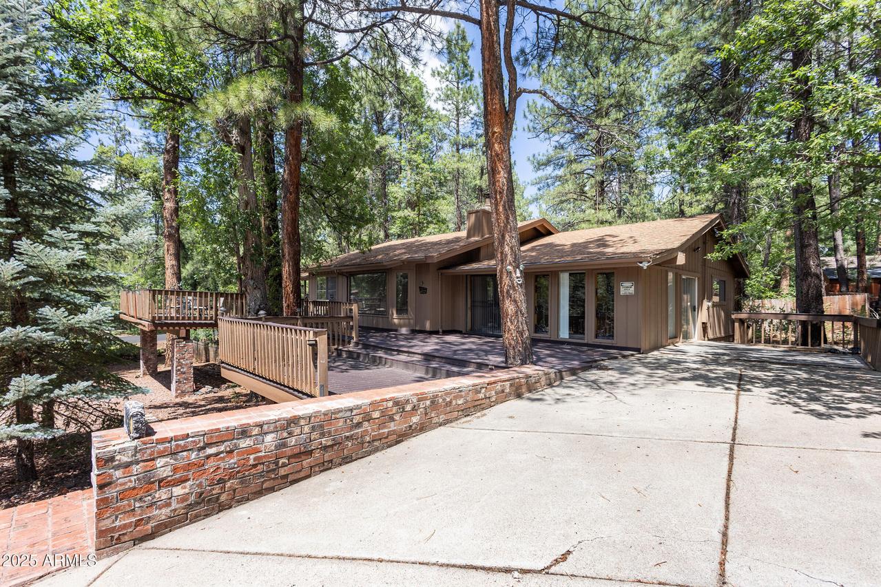 17525 Bluejay Cir., Munds Park, AZ 86017