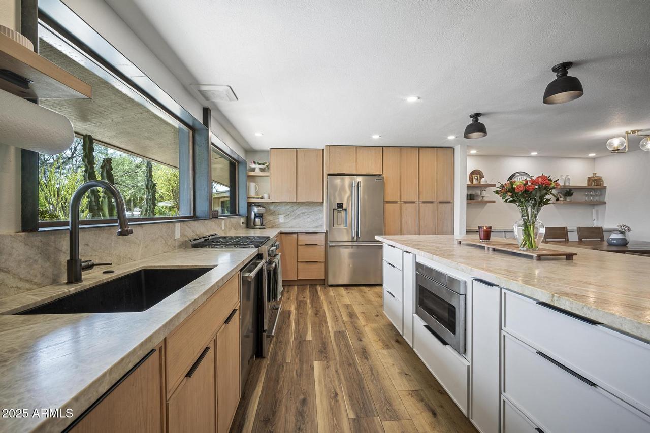 720 W Rose Ln., Phoenix, AZ 85013