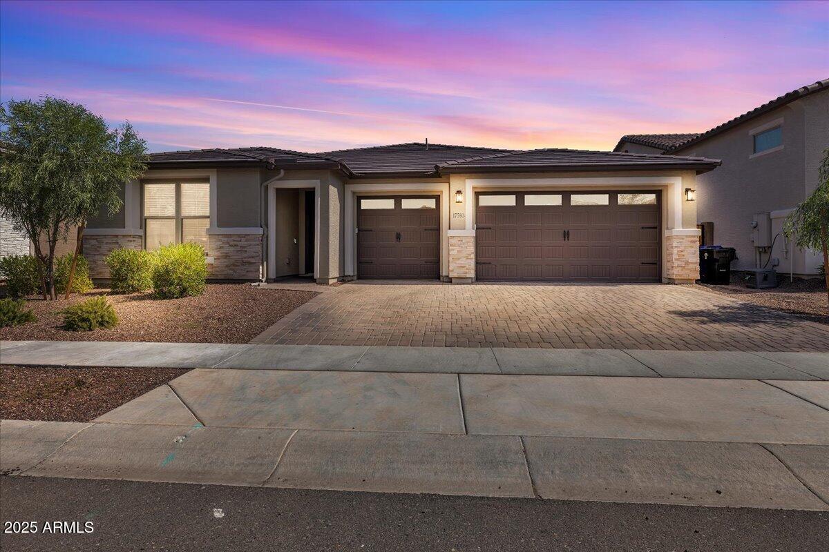 17593 W Red Fox Rd., Surprise, AZ 85387