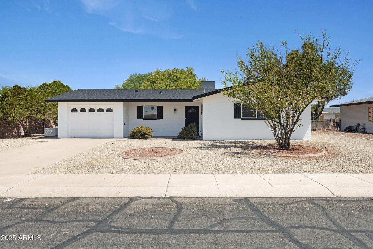 5828 E Dallas St., Mesa, AZ 85205