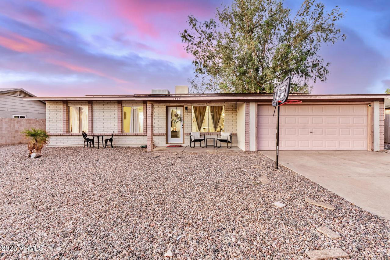 1634 W Villa Rita Dr., Phoenix, AZ 85023