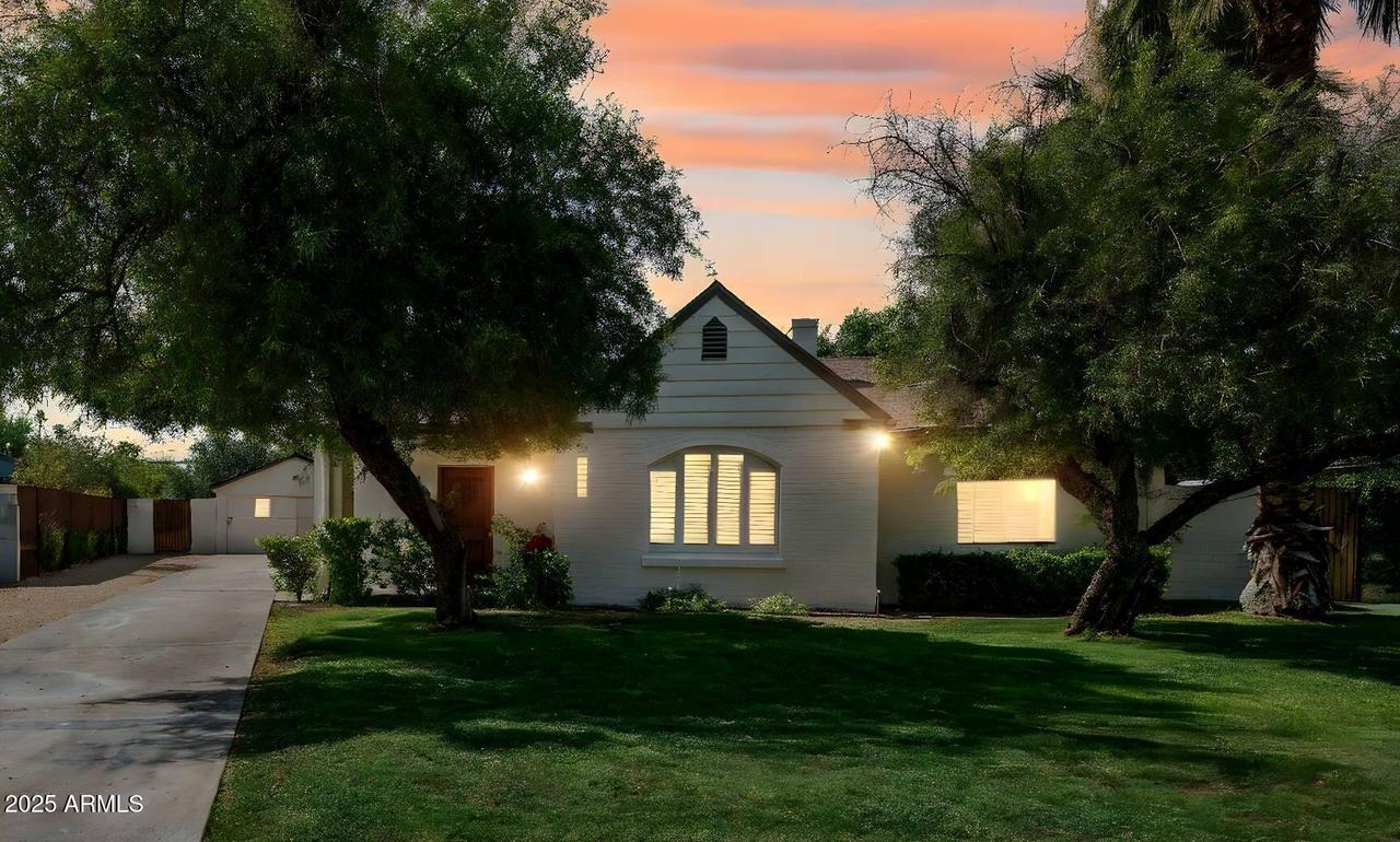 1614 Palmcroft Way, Phoenix, AZ 85007