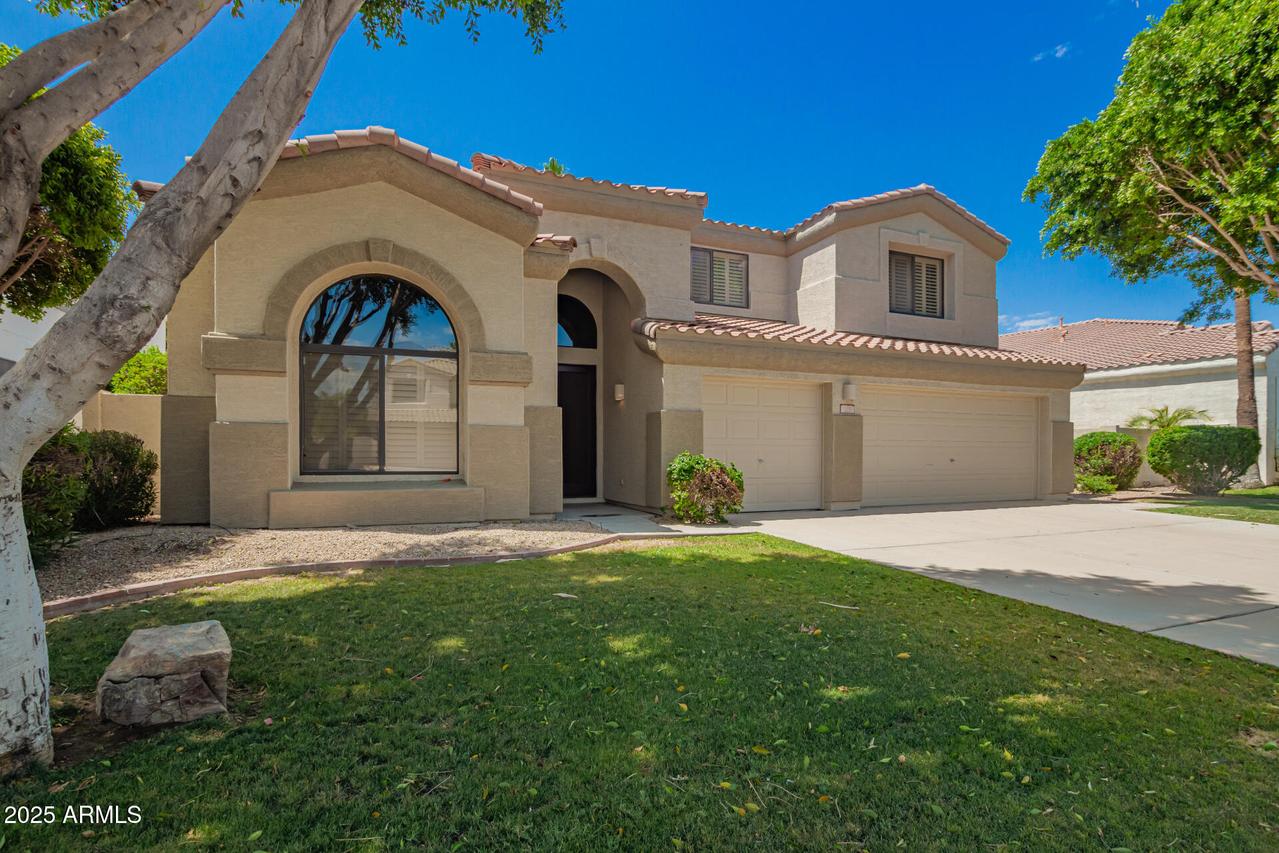 705 W Desert Broom Dr., Chandler, AZ 85248