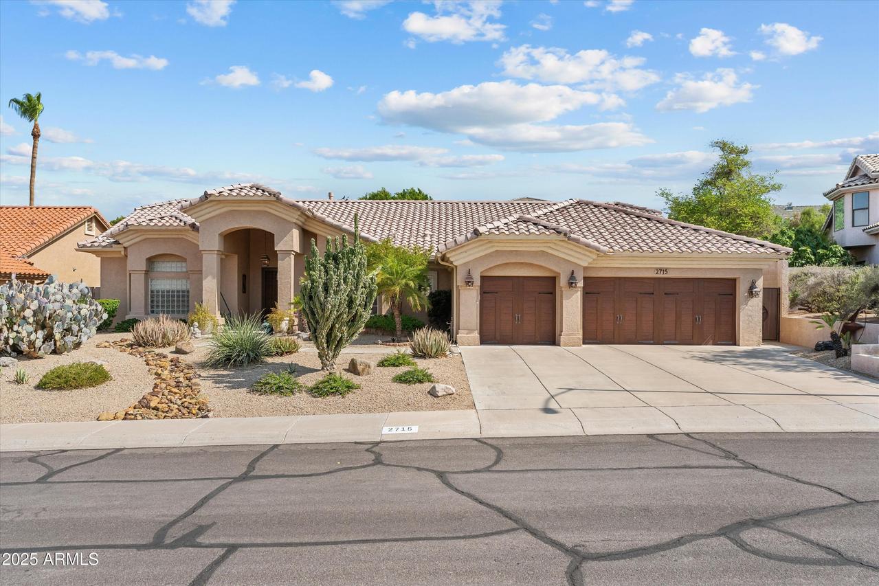 2715 E Vista Dr., Phoenix, AZ 85032