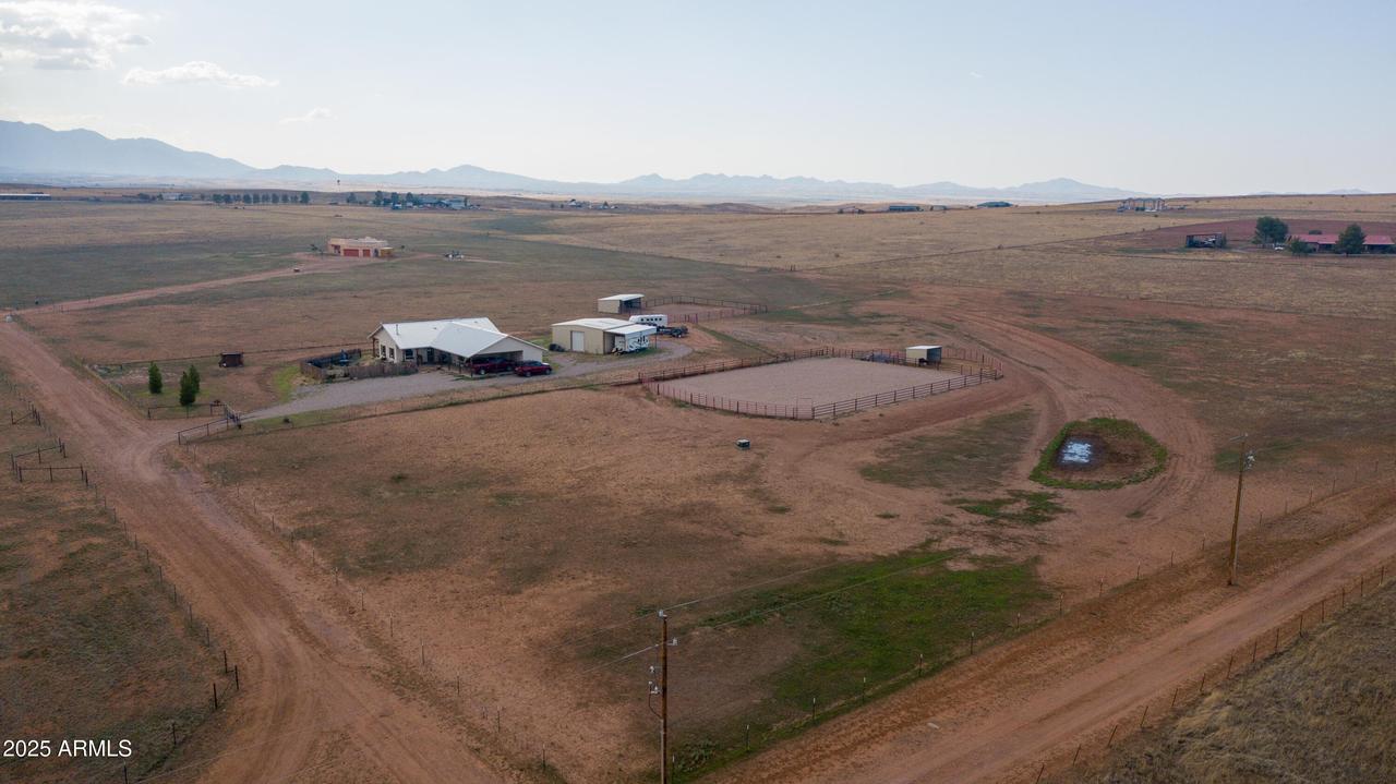 38 Alexander Ln., Elgin, AZ 85611