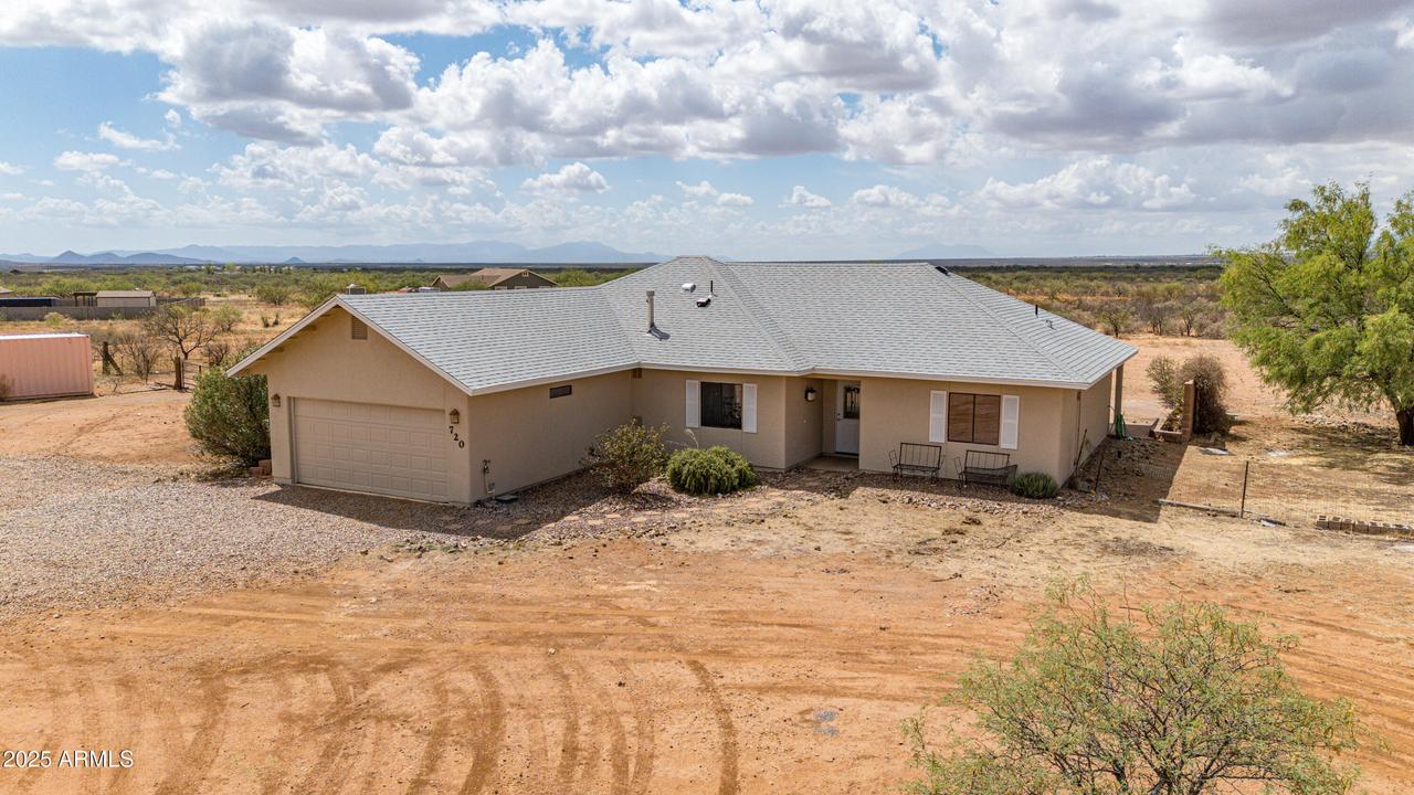 720 E Valley View Tr., Huachuca City, AZ 85616
