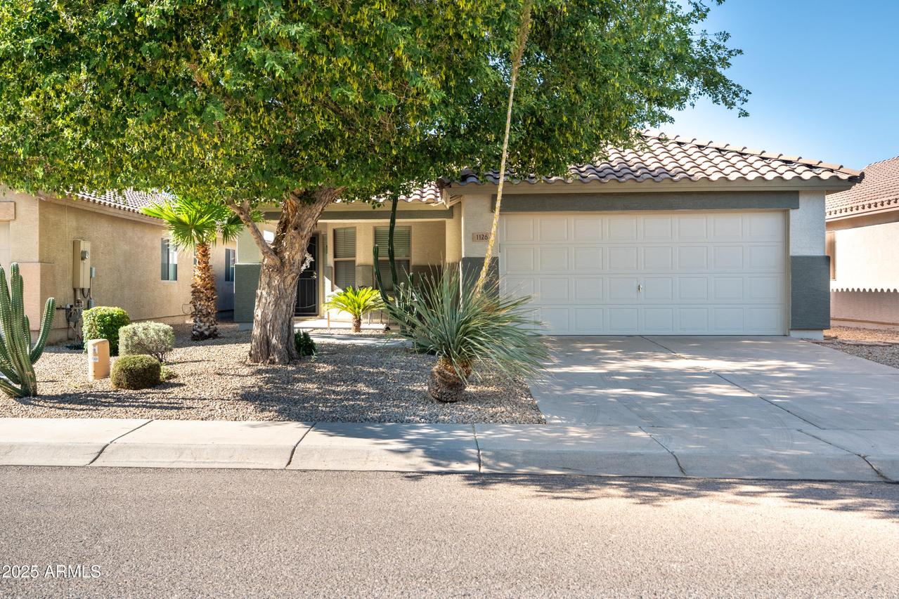 1126 W Oak Tree Ln., San Tan Valley, AZ 85143