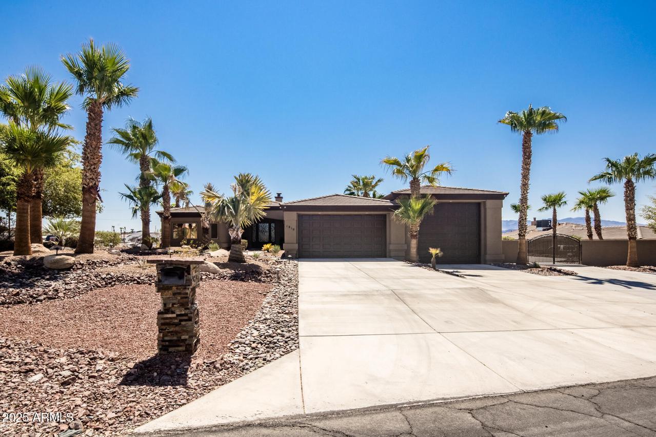 1810 Biscayne Ln., Lake Havasu City, AZ 86403