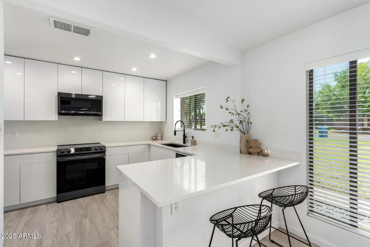 1126 E Lawrence Rd., Phoenix, AZ 85014