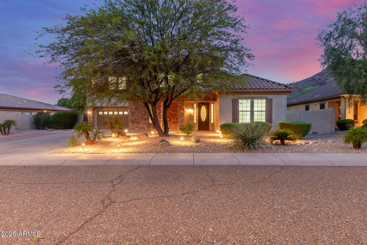 5811 W Bonanza Ln., Phoenix, AZ 85083
