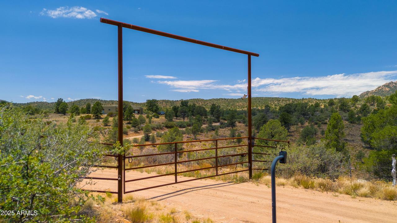 0043 Blue Sky Dr. #U, Peeples Valley, AZ 86332