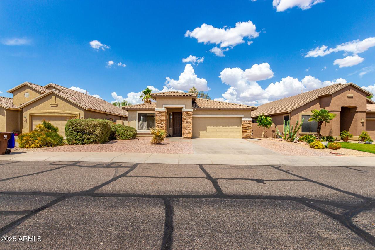 128 E Canary Ct., San Tan Valley, AZ 85143