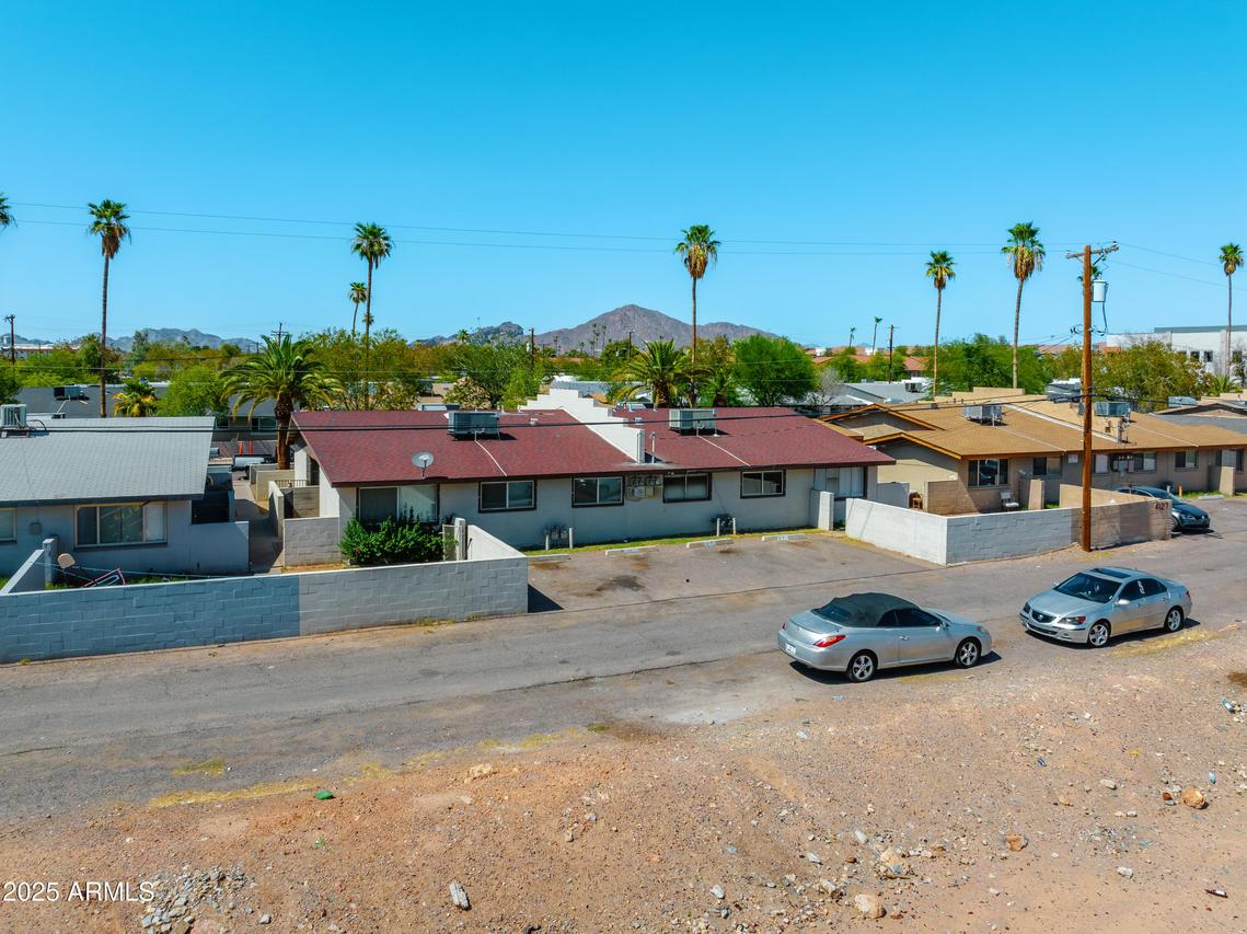 4121 E Moreland St., Phoenix, AZ 85008