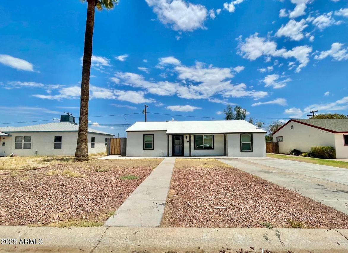 205 N Los Robles Dr., Goodyear, AZ 85338
