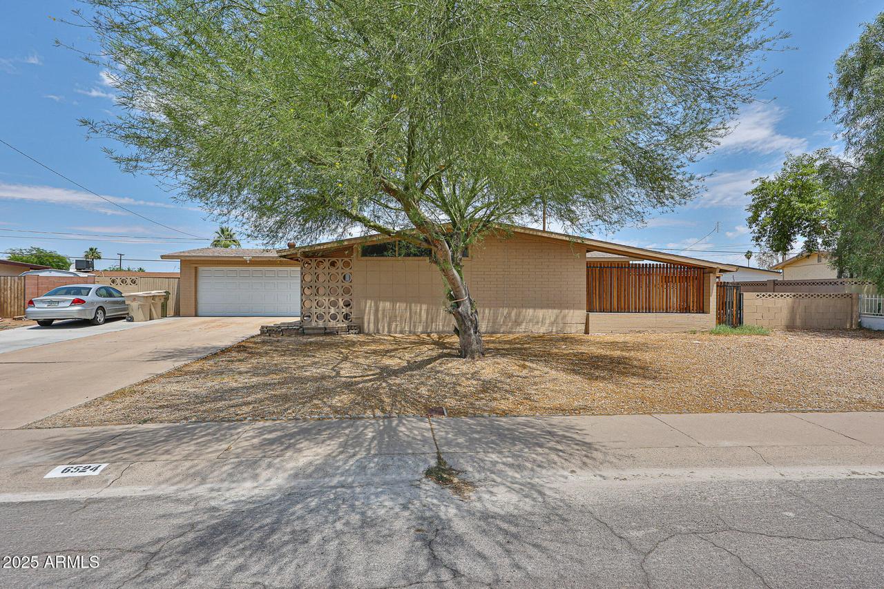 6524 W Windsor Blvd., Glendale, AZ 85301