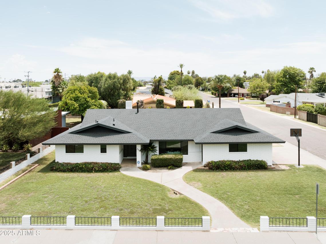 505 E Rose Ln., Phoenix, AZ 85012