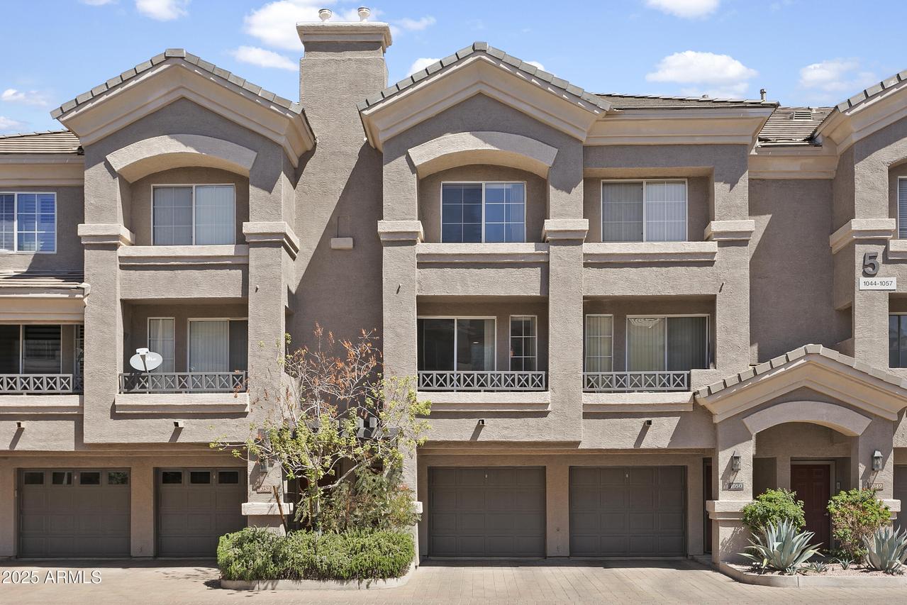 4455 E Paradise Village Pkwy. #1051, Phoenix, AZ 85032