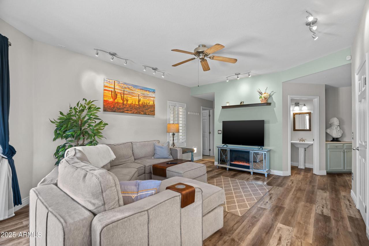 8534 W Caribbean Ln., Peoria, AZ 85381