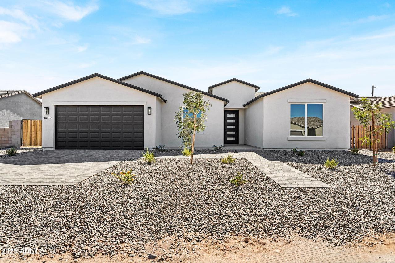35119 N Palm Dr., San Tan Valley, AZ 85140