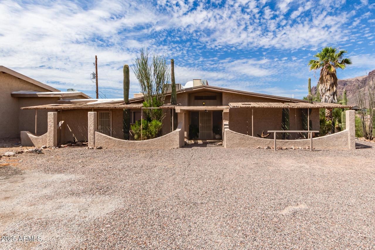 442 N Mountain View Rd., Apache Junction, AZ 85119