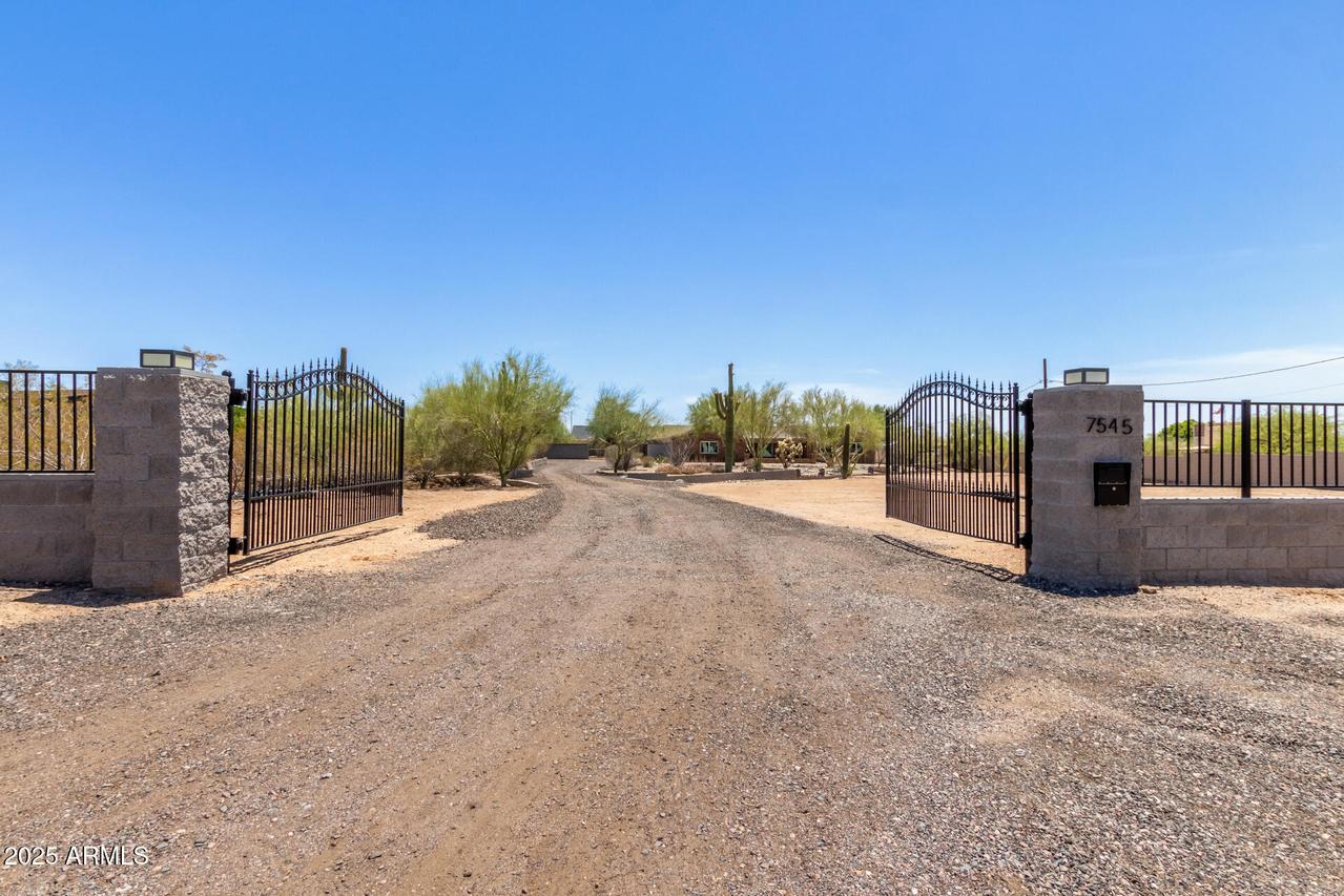 7545 E Mallory St., Mesa, AZ 85207
