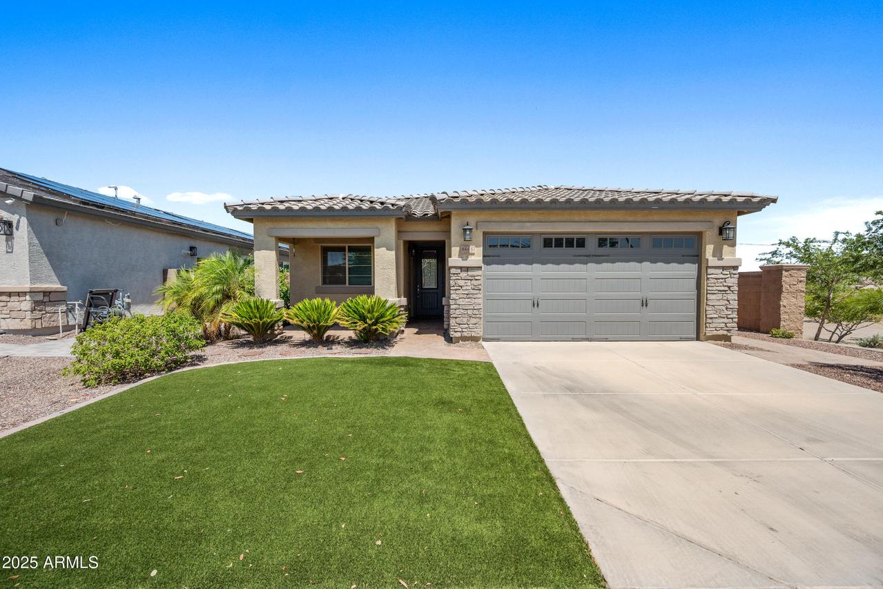 8665 N 171st Dr., Waddell, AZ 85355