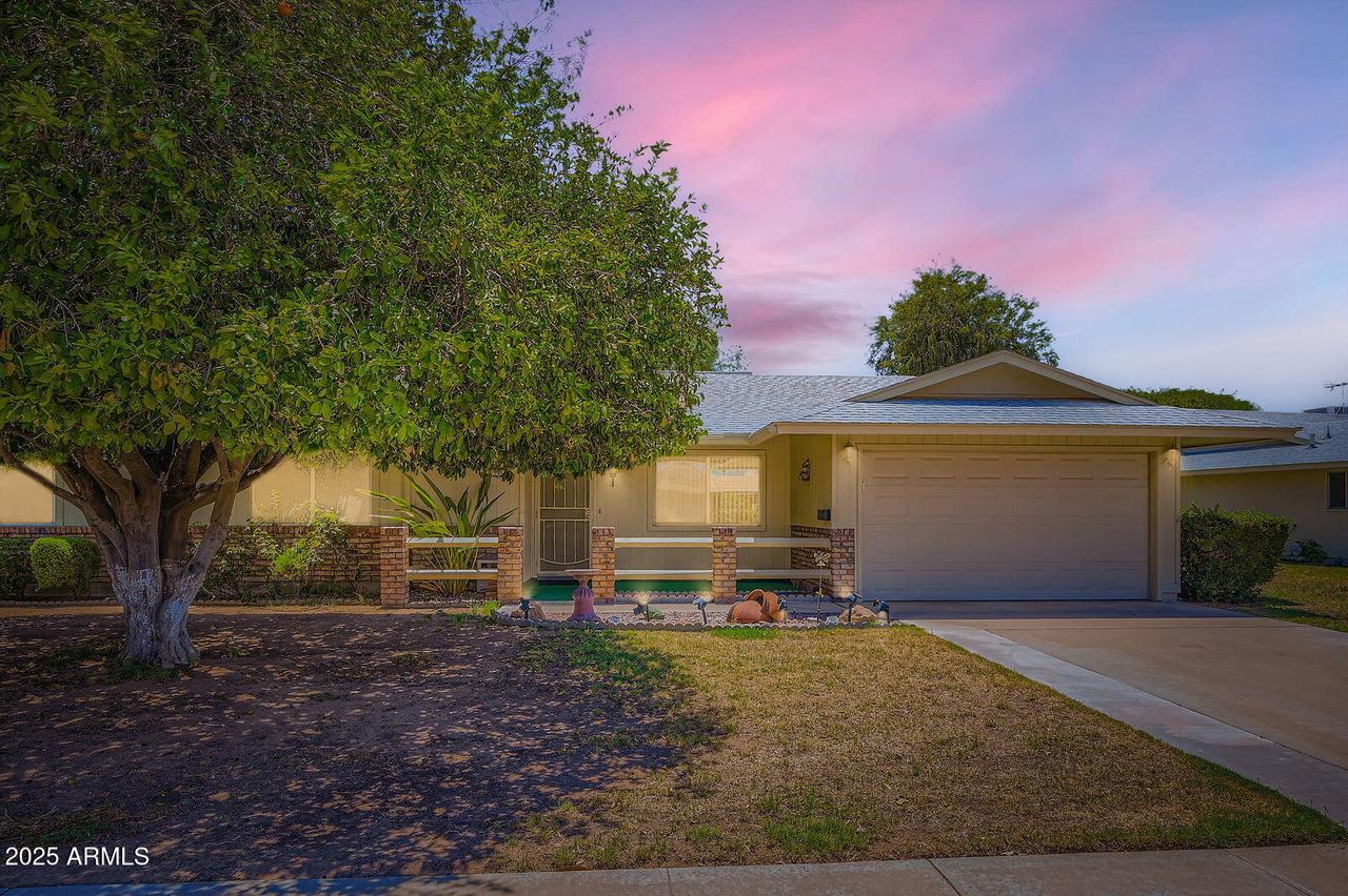 10407 W Desert Forest Cir., Sun City, AZ 85351