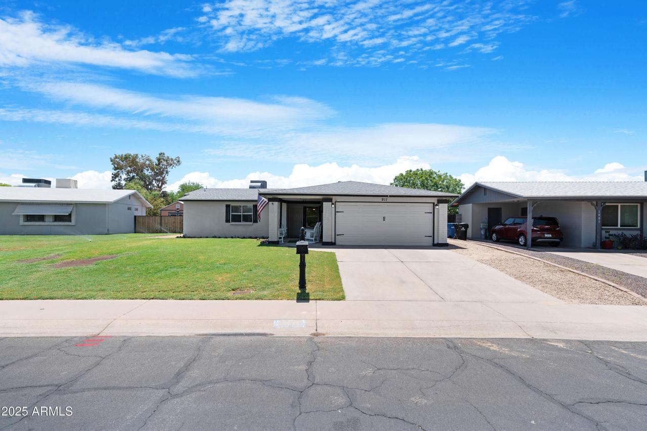 911 W Campo Bello Dr., Phoenix, AZ 85023