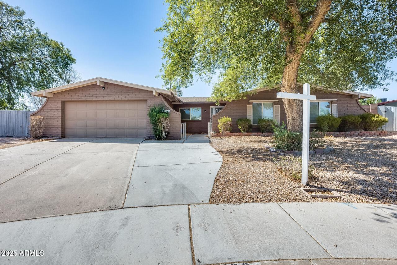 2728 W Ocaso Cir., Mesa, AZ 85202