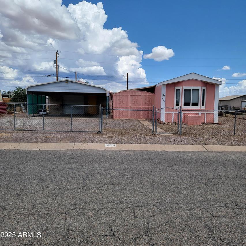 203 E Apache St., Huachuca City, AZ 85616