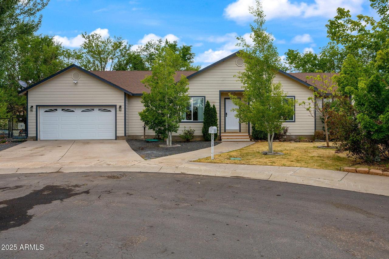 200 W Kendra Cir., Show Low, AZ 85901