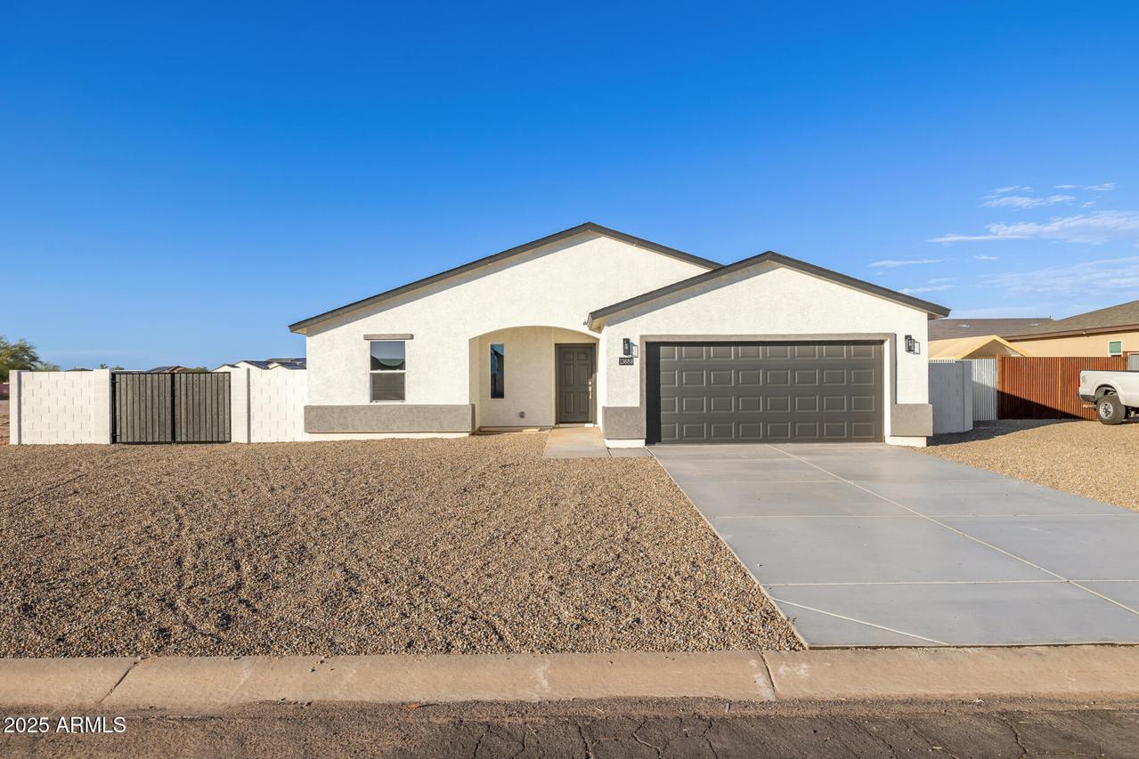 13689 S Calumet Rd., Arizona City, AZ 85123