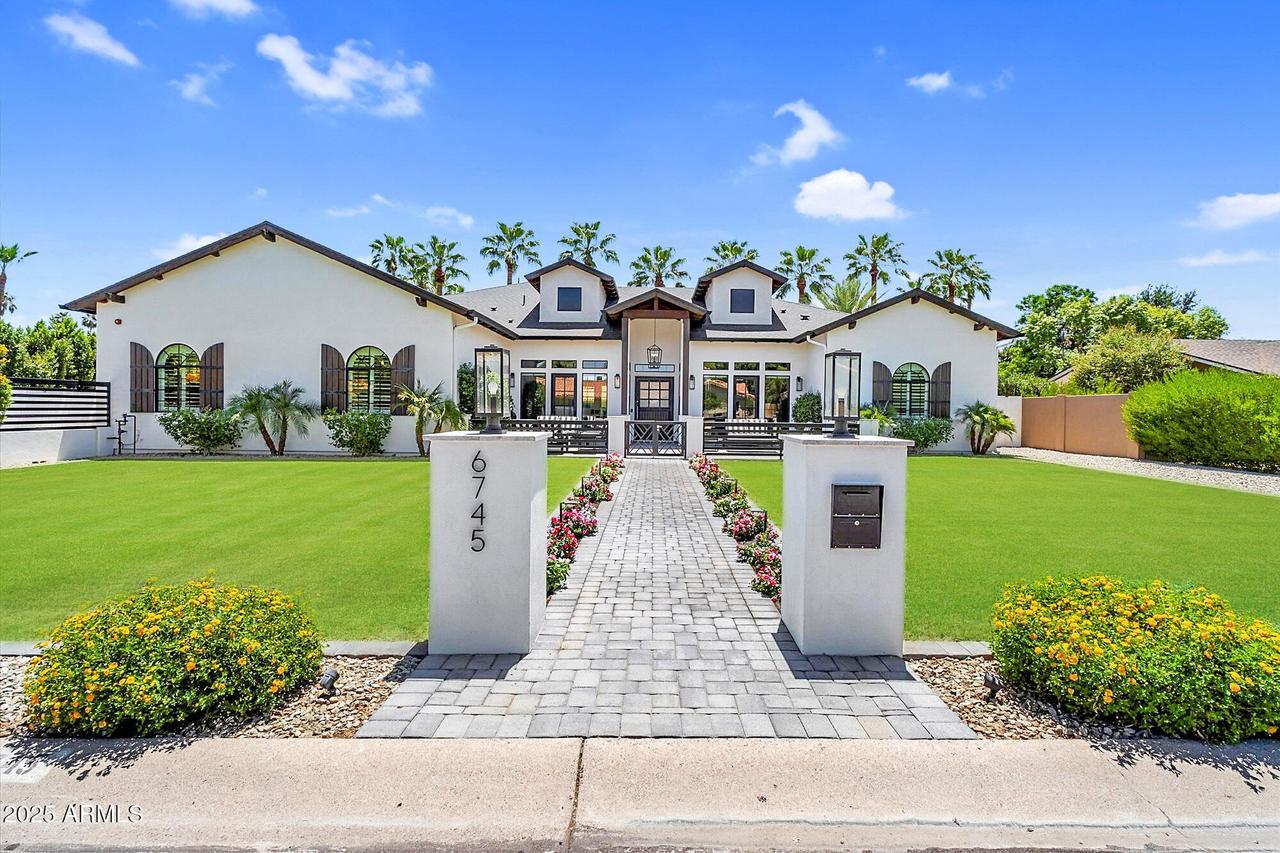 6745 E Montecito Ave., Scottsdale, AZ 85251