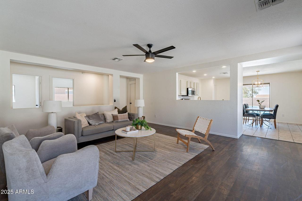 1106 E Pedro Rd., Phoenix, AZ 85042