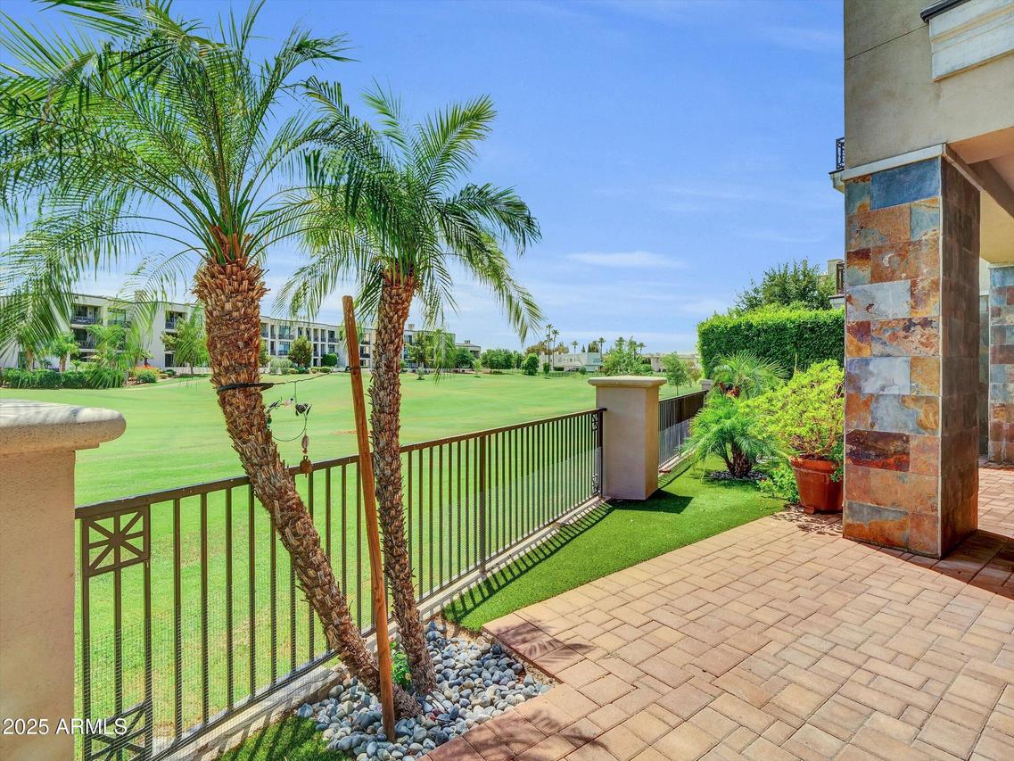 2 Biltmore Estate #115, Phoenix, AZ 85016
