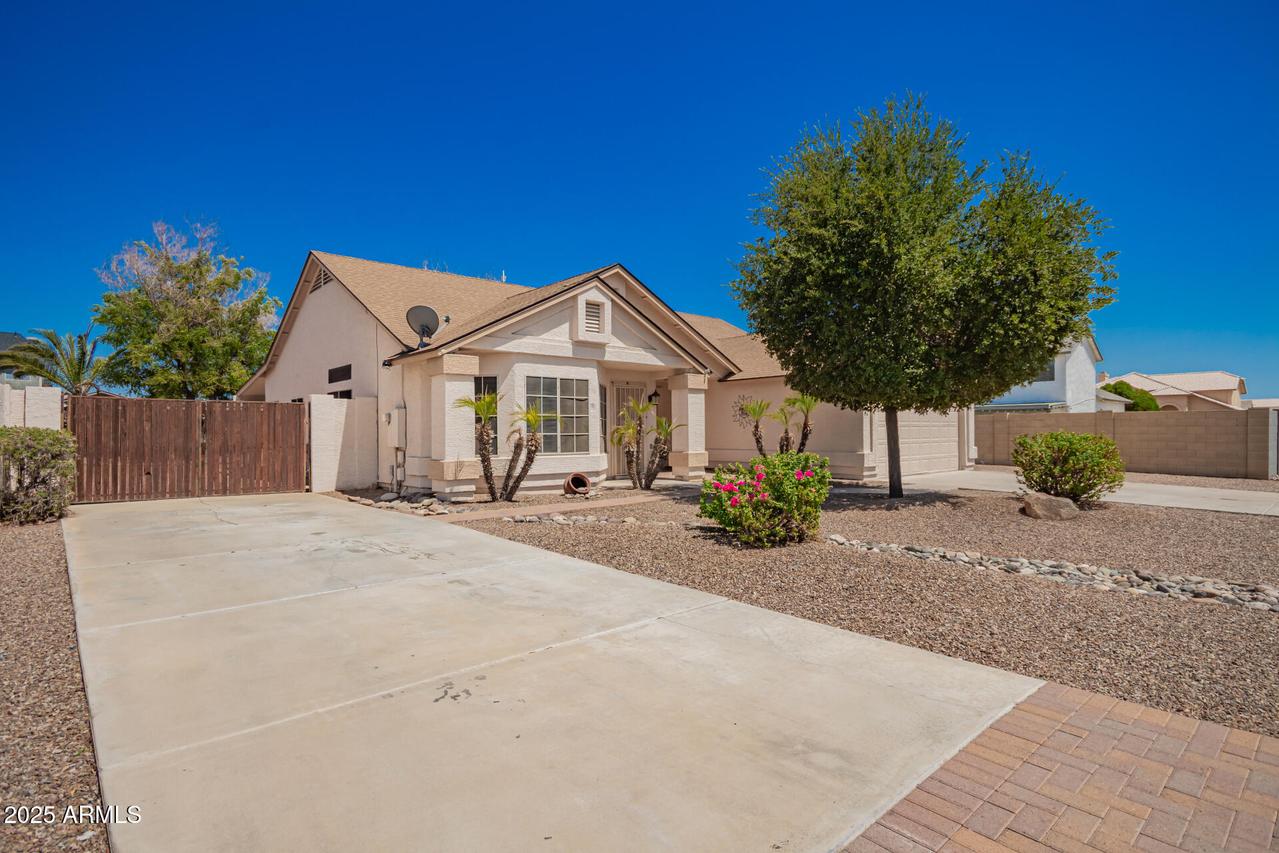 11221 N 77th Ave., Peoria, AZ 85345