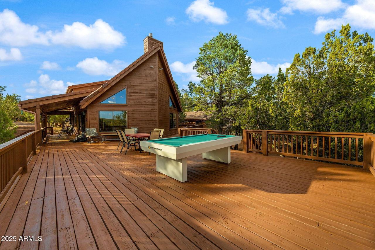 2781 Airpark Dr., Overgaard, AZ 85933