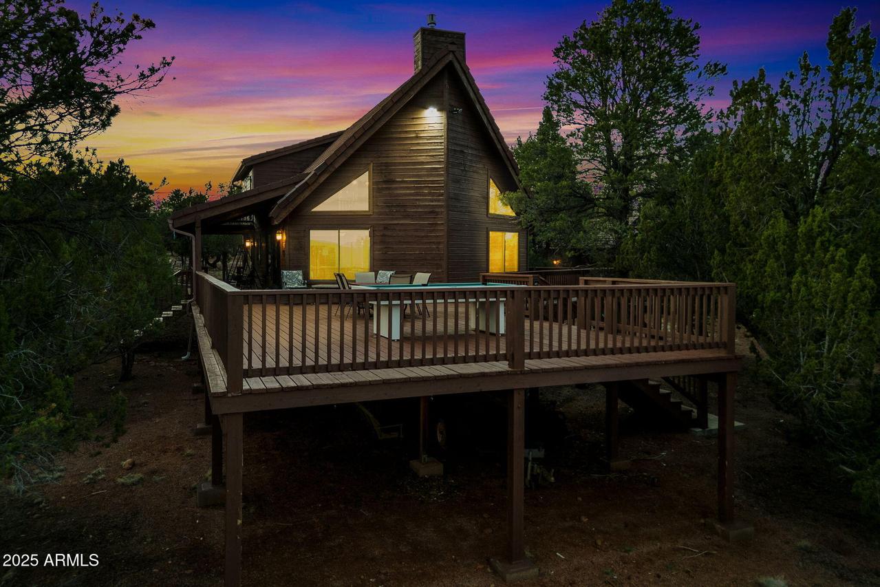 2781 Airpark Dr., Overgaard, AZ 85933