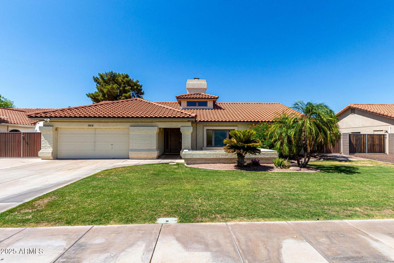 948 E Secretariat Dr., Tempe, AZ 85284