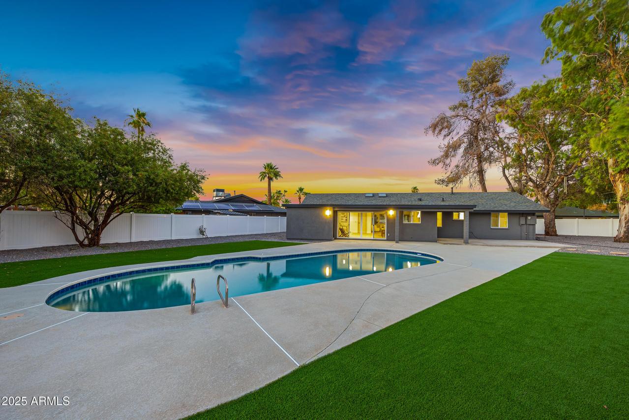 11208 N 39th St., Phoenix, AZ 85028