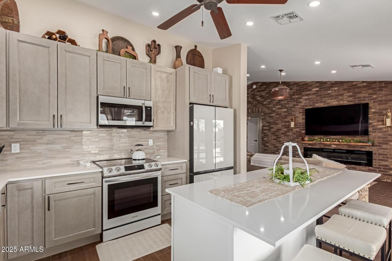 10672 W Ross Ave., Peoria, AZ 85382