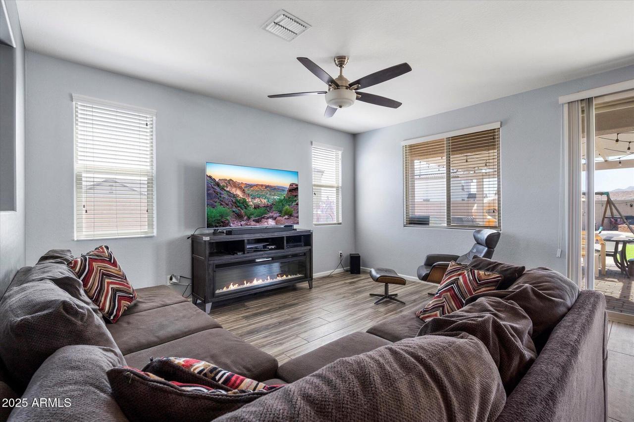 284 N 199th Dr., Buckeye, AZ 85326