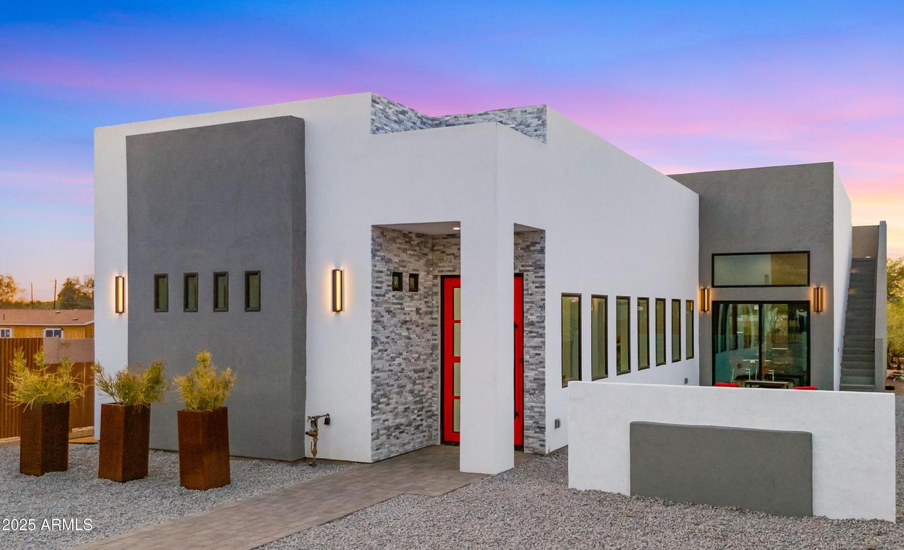 2940 E South Mountain Ave., Phoenix, AZ 85042
