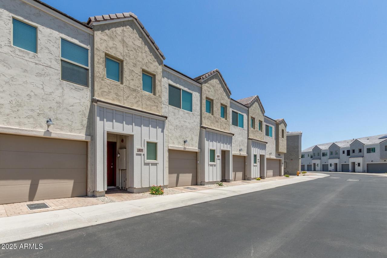 8219 N 22nd Dr., Phoenix, AZ 85021